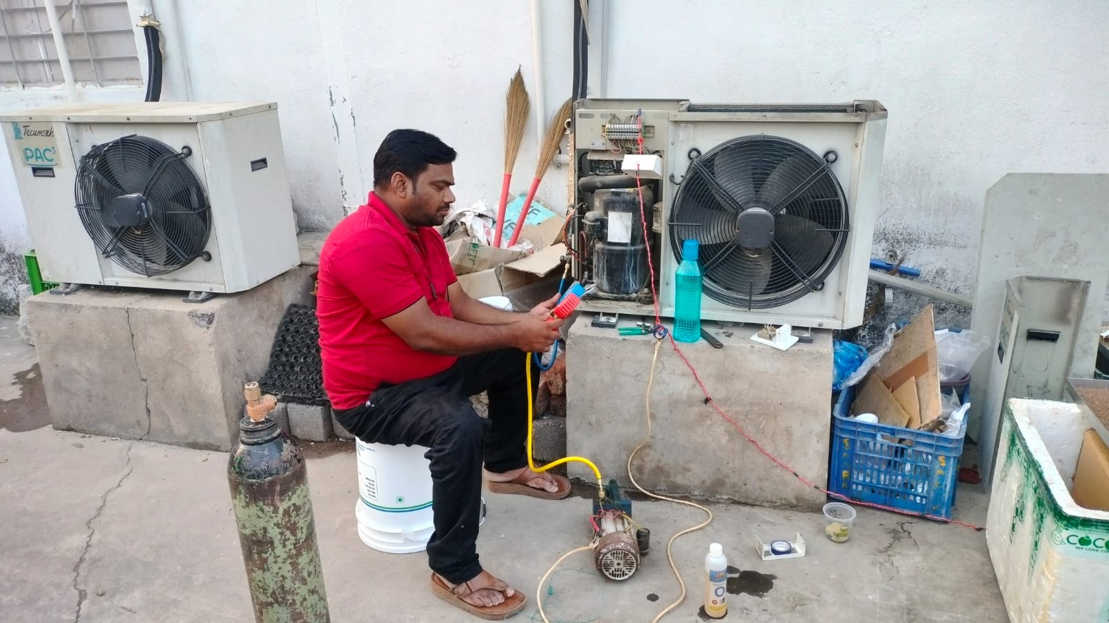 Condensing Unit Service and Refrigerant Gas Charging